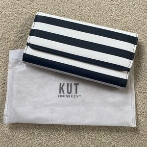 NWT! Kut from the Kloth Vegan Leather Wallet